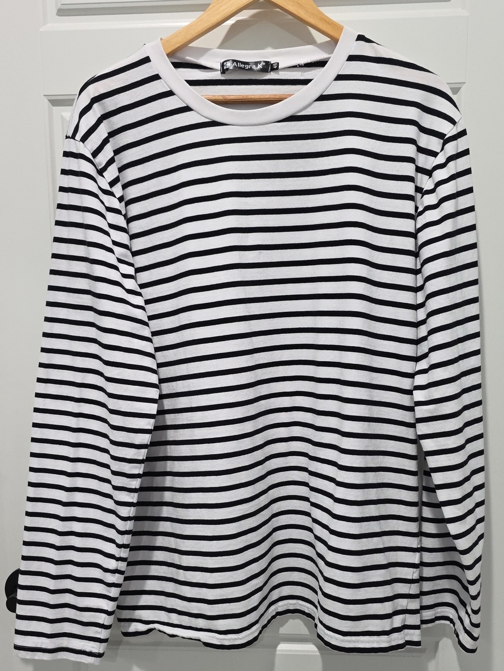 Allegra K Men’s Black and White Horizontal Stripe Long Sleeve Tee